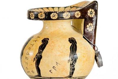 Corinthian Aryballos(6th B.C) Corinthian Aryballos(6th B.C)