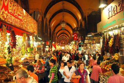 Bosphorus Boat Tour with Spice Bazaar Visit in Istanbul