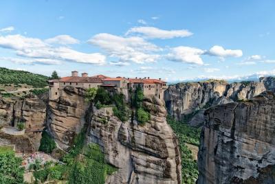 Hiking in magnificent Meteora