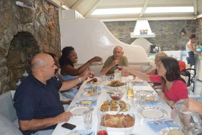 Traditional Lunch or Dinner with Drinks in Mykonos Traditional Lunch or Dinner with Drinks in Mykonos