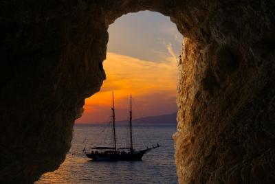 Sunset Cruise in Mykonos Sunset Cruise in Mykonos