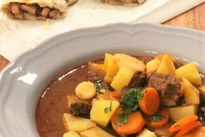 Traveling Spoon Hungarian Goulash Private Online Cooking Class Traveling Spoon Hungarian Goulash Private Online Cooking Class
