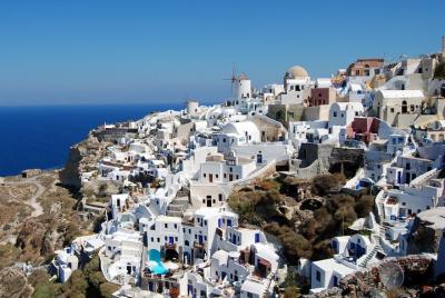 Full Day Santorini Highlights and Venetian Castles Small Group To