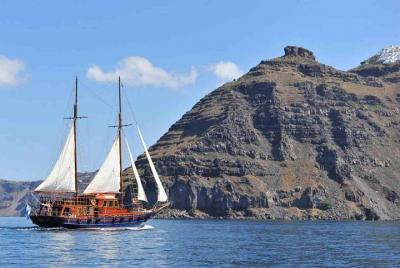 Santorini Volcanic Islands Cruise: Volcano,Hot Springs,Thirassia  Santorini Volcanic Islands Cruise: Volcano,Hot Springs,Thirassia