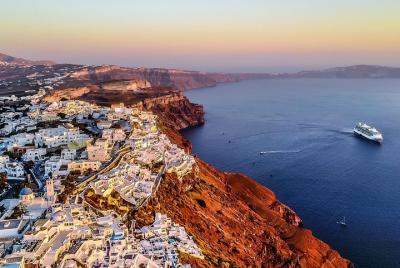 Private Santorini Helicopter Sightseeing Tour (from 190€ p.p.) Private Santorini Helicopter Sightseeing Tour (from 190€ p.p.)