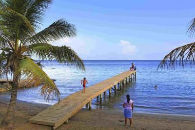 Discover Roatan - Visiting the different cultural villages of Roa