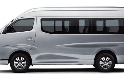 Round trip transfers from airport or ferry to hotel