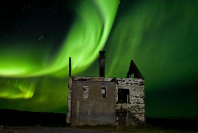 4-Hour Northern Lights Small-Group Tour from Reykjavík