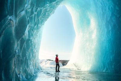 Full-Day Private Glacier and Ice Cave Hike with Photo Package