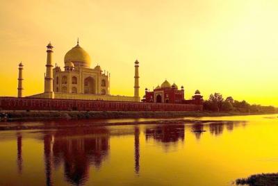 Private Tour: Taj Mahal Sunrise and Fatehpur Sikri Day Tour Private Tour: Taj Mahal Sunrise and Fatehpur Sikri Day Tour