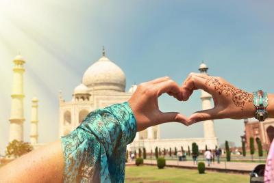1 Day Taj Mahal Sunrise Tour with Fatehpur Sikri  1 Day Taj Mahal Sunrise Tour with Fatehpur Sikri