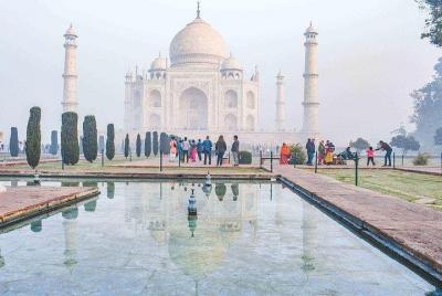 Agra: Sunrise Taj Mahal Tour Including Hotel Pick-up and drop-off Agra: Sunrise Taj Mahal Tour Including Hotel Pick-up and drop-off