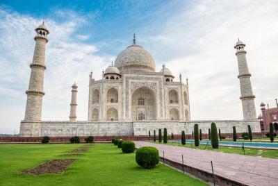 Full-Day Private Tour of Agra with Chinese Speaking Guide