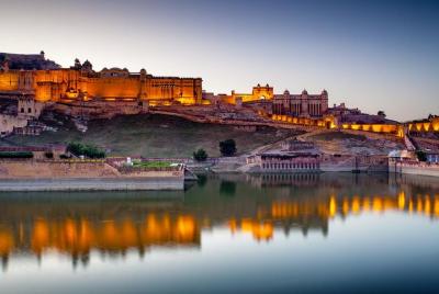 Overnight Jaipur Trip from Agra - A Guided Experience Overnight Jaipur Trip from Agra - A Guided Experience