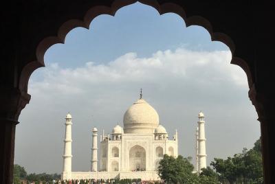 Guide Service For Sunrise Taj Mahal and Agra Fort Tour Guide Service For Sunrise Taj Mahal and Agra Fort Tour