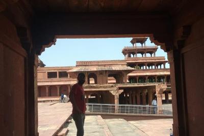 Half day Fatehpur sikri tour with Guide