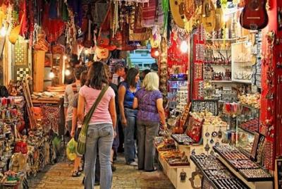 Shopping Tour in Agra with Local Tour Guide Include Marble Inlay Factory by Car