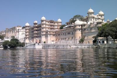 Ahmedabad to Udaipur private transfer Ahmedabad to Udaipur private transfer