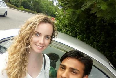 Agra to Delhi airport transfer by air-conditioned car Agra to Delhi airport transfer by air-conditioned car