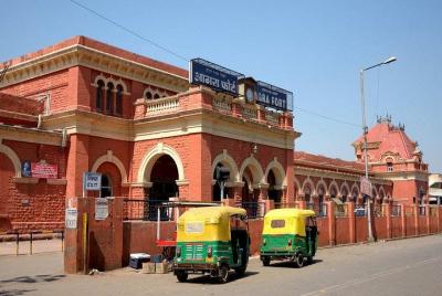 Arrival and departure assistance at Agra railway station , bus stand Arrival and departure assistance at Agra railway station , bus stand