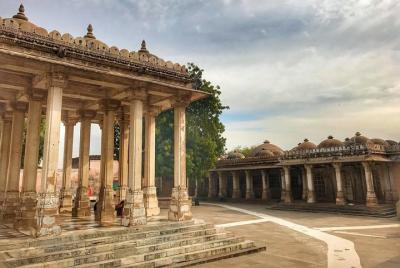 Private Evening Tour: Ahmedabad City with Dinner and Utensil Muse Private Evening Tour: Ahmedabad City with Dinner and Utensil Muse