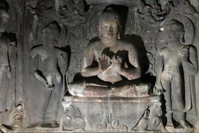 Private 2-day guided Tour Ajanta & Ellora caves With Car.
