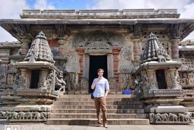 Day trip from Bangalore to Belur & Halebid with guide and by private car