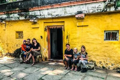 Old neighbourhood Walk - Half-Day Tour