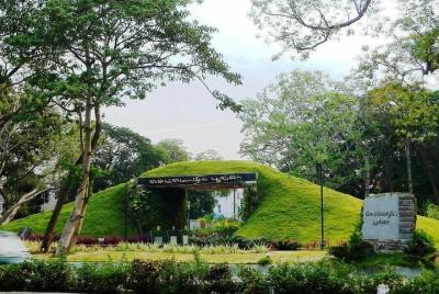 Visit The Huddleston Gardens and Semmozhi Poonga in Chennai