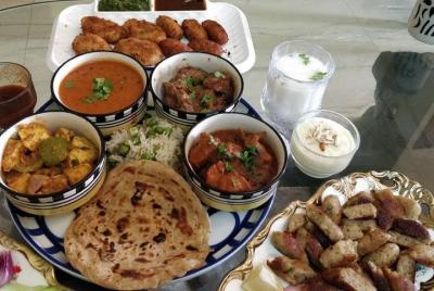 Authentic Indian Cooking and Dining Experience with a Local in Ch