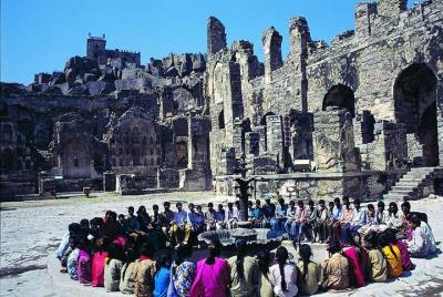 Hyderabad Half-Day Tour: Golconda Fort and Qutub Shahi Tombs Hyderabad Half-Day Tour: Golconda Fort and Qutub Shahi Tombs