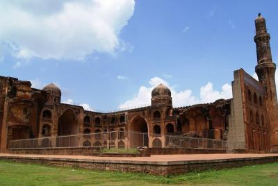 Hyderabad to Bidar excursion visit to Fort, Tomb, Caves & Temple