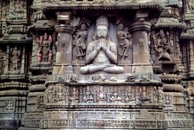 Hyderabad to Aurangabad Drive to Explore the Man-made Wonder of India