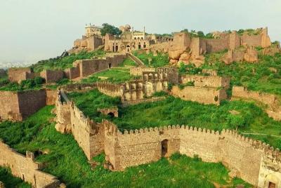 8Hr Historical Tour of Golconda Fort, Tombs & Old City tour of Hyderabad & Lunch 8Hr Historical Tour of Golconda Fort, Tombs & Old City tour of Hyderabad & Lunch