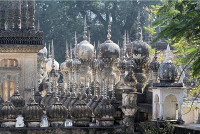 Hyderabad Day Tour: British Residency, Paigah Tombs and BadShahi Ashukhana