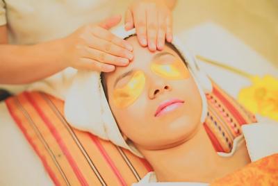 60min Phytomor Facial(hydration,skin Brightening,anti Aging) 60min Phytomor Facial(hydration,skin Brightening,anti Aging)
