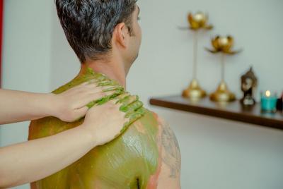 150Min Spa Package Triple Delight ( Body Massage,Body Scrub and F 150Min Spa Package Triple Delight ( Body Massage,Body Scrub and F