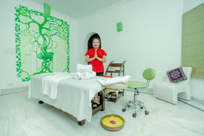 210Min Spa Day Package (90Min Massage,30Min Scrub,30Min Wrap,60Min Facial) 210Min Spa Day Package (90Min Massage,30Min Scrub,30Min Wrap,60Min Facial)