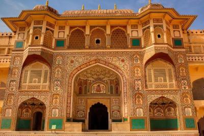 Full Day Jaipur Sightseeing in a Private Car Taxi with Chauffeur.