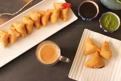 Authentic Cooking and Dining Experience with an Indian Family in 