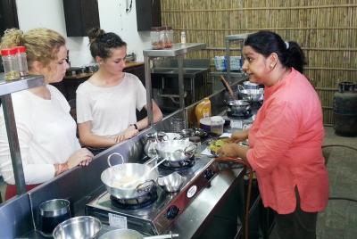 Local Family Cooking Class & Dinner