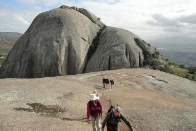 Day hikes in Franschhoek, Paarl and Stellenbosch mountains Day hikes in Franschhoek, Paarl and Stellenbosch mountains