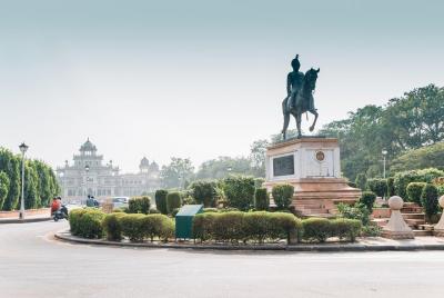 Discover Pink City on TukTuk (2 Hours Guided Tour with Food Tasting) in Jaipur Discover Pink City on TukTuk (2 Hours Guided Tour with Food Tasting) in Jaipur
