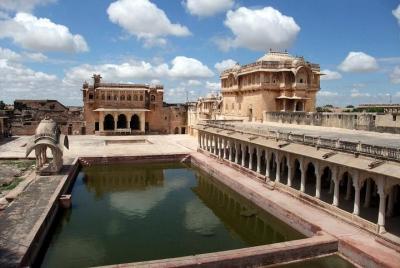 Guided Tour To Nagaur City Fort with Transports From Jodhpur