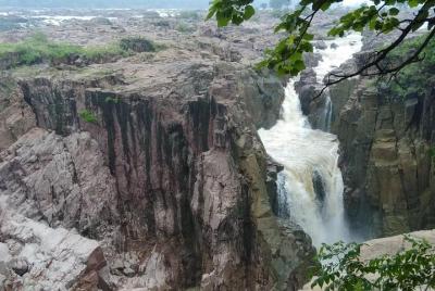 Half-Day Tour to Magnificent Raneh Waterfalls and Tantalizing Kha Half-Day Tour to Magnificent Raneh Waterfalls and Tantalizing Kha