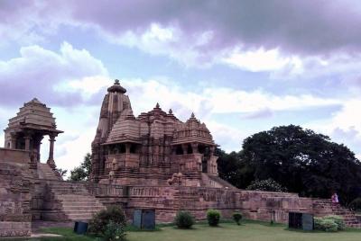 Kamasutra Temple Tour in Khajuraho Kamasutra Temple Tour in Khajuraho