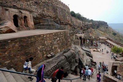 Invincible Kalinjar Fort tour from Khazuraho Invincible Kalinjar Fort tour from Khazuraho