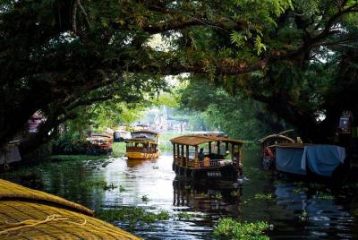 Houseboat Cruise on Alleppey Backwaters from Cochin Houseboat Cruise on Alleppey Backwaters from Cochin