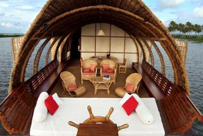 Day Cruise with South Indian Lunch on the Kerala Backwaters & Private Transfer Day Cruise with South Indian Lunch on the Kerala Backwaters & Private Transfer