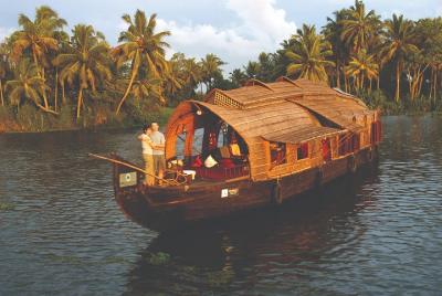 Cochin to Alleppey & Marari Beach (3 Days) Cochin to Alleppey & Marari Beach (3 Days)